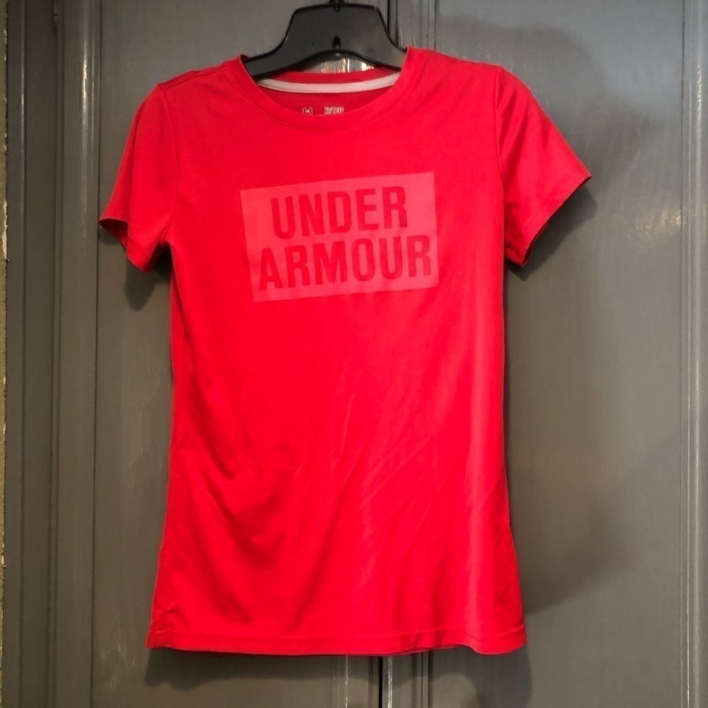 Under Armour Top Red Short-sleeves